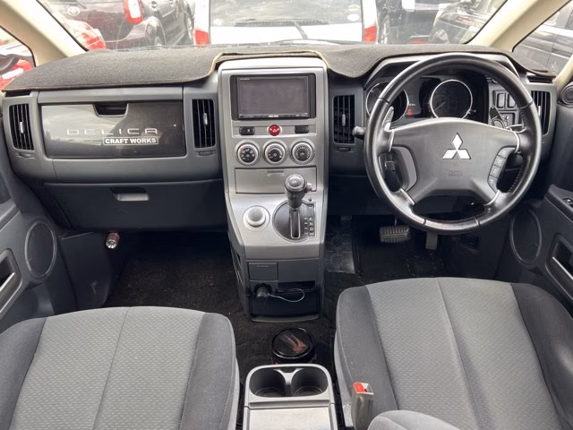 MITSUBISHI DELICA D:5