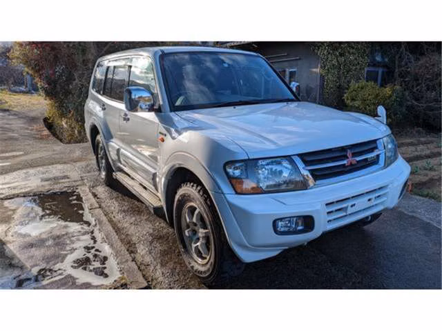 MITSUBISHI PAJERO