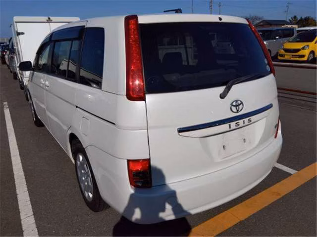 TOYOTA ISIS