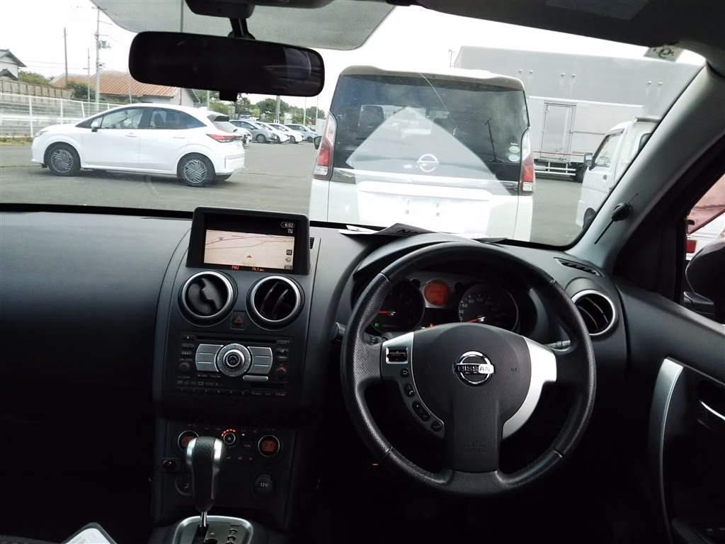 NISSAN DUALIS