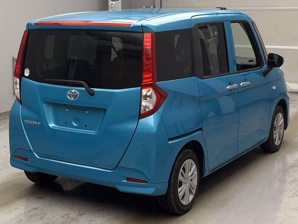 TOYOTA ROOMY