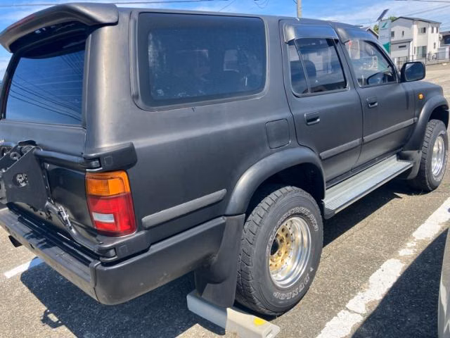 TOYOTA HILUX SURF