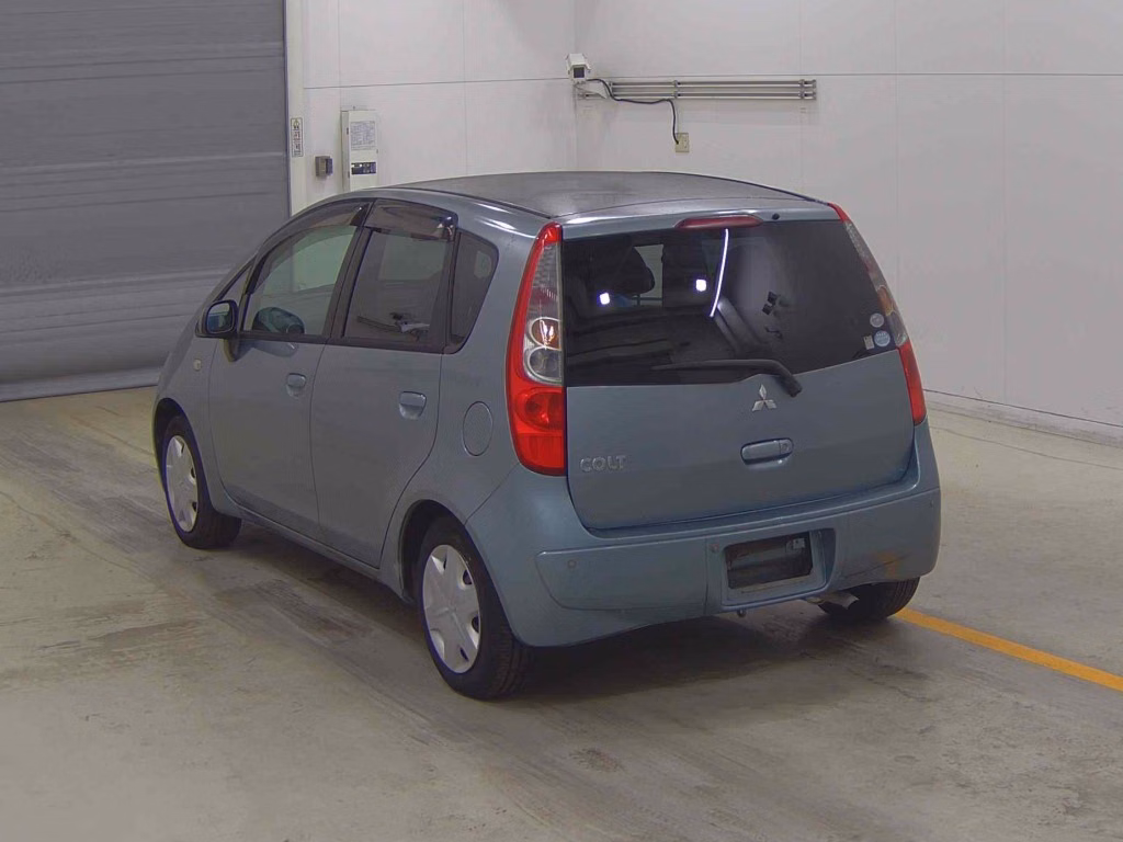 MITSUBISHI COLT