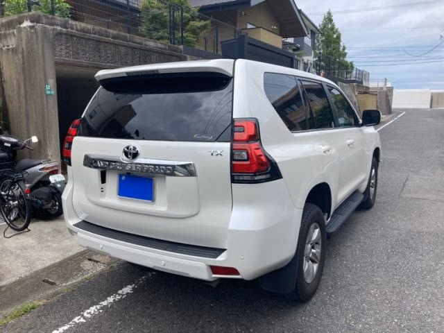 TOYOTA LAND CRUISER PRADO