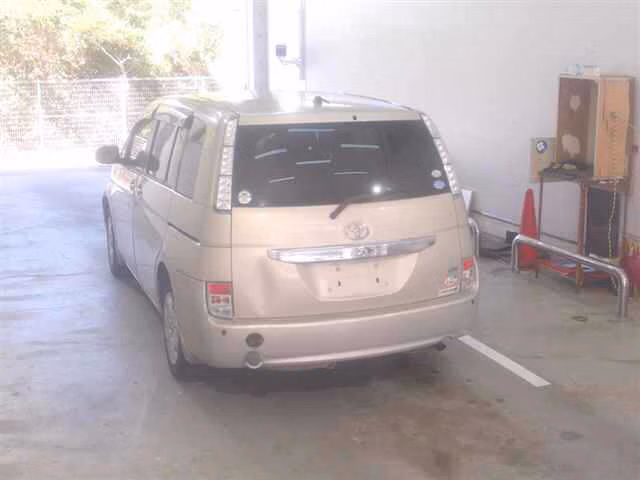TOYOTA ISIS