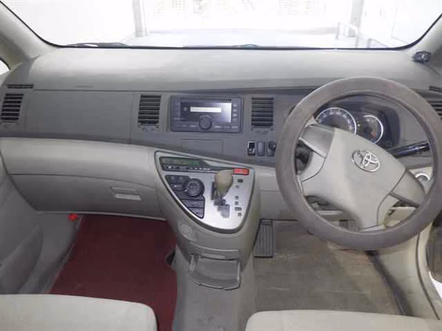 TOYOTA ISIS