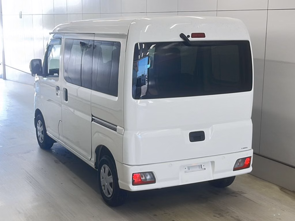 TOYOTA PIXIS VAN