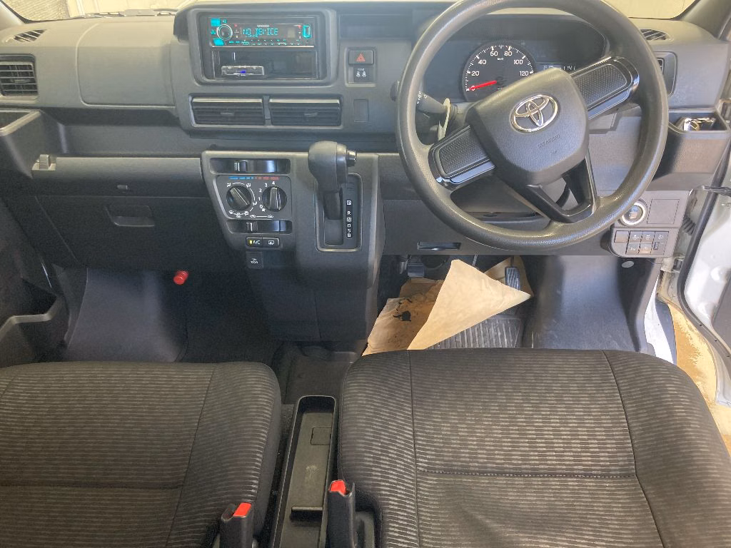 TOYOTA PIXIS VAN