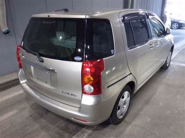 TOYOTA RAUM
