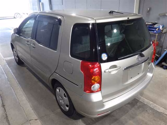 TOYOTA RAUM
