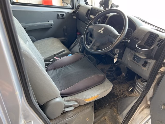 MITSUBISHI MINICAB