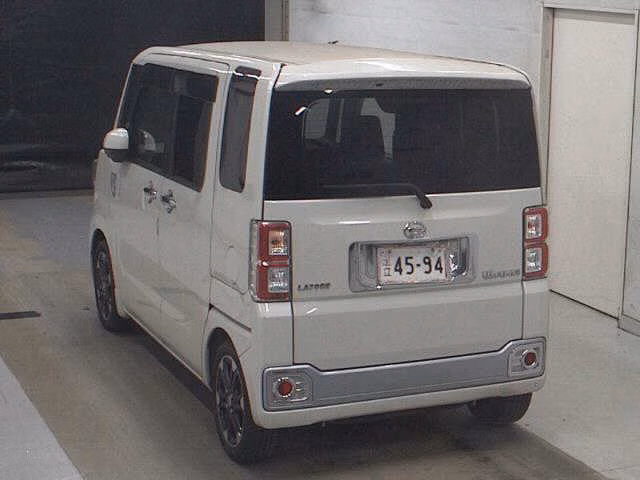 DAIHATSU WAKE