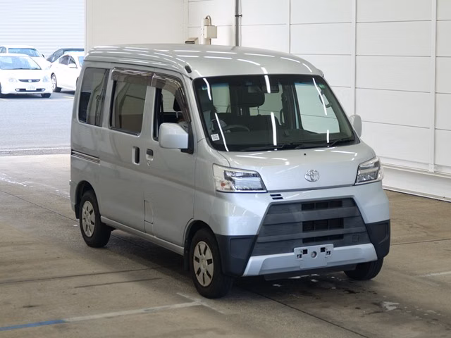 TOYOTA PIXIS VAN