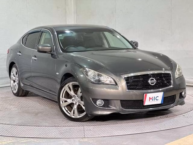 NISSAN FUGA