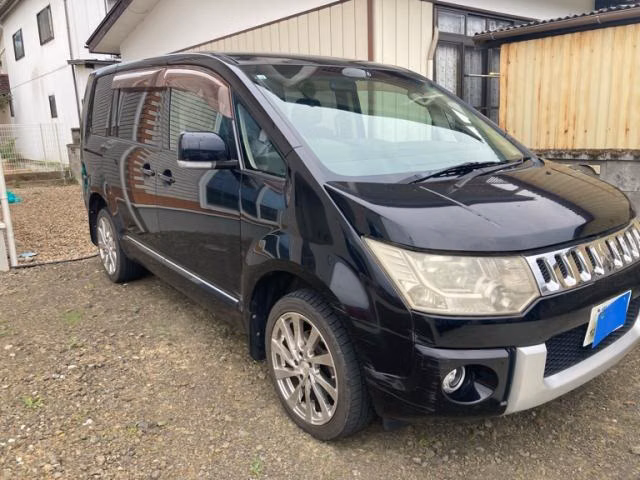 MITSUBISHI DELICA D:5