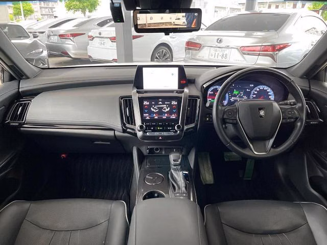 TOYOTA CROWN