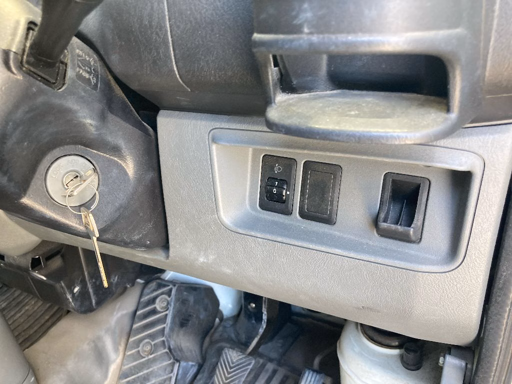 MITSUBISHI MINICAB