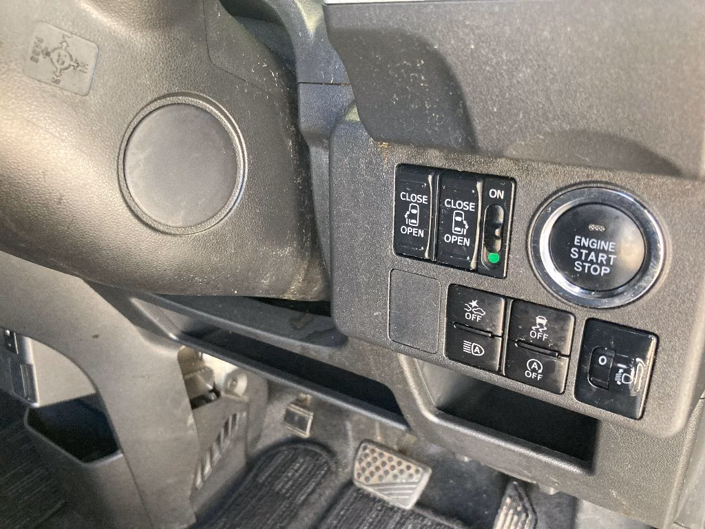 TOYOTA PIXIS MEGA