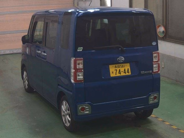 DAIHATSU WAKE
