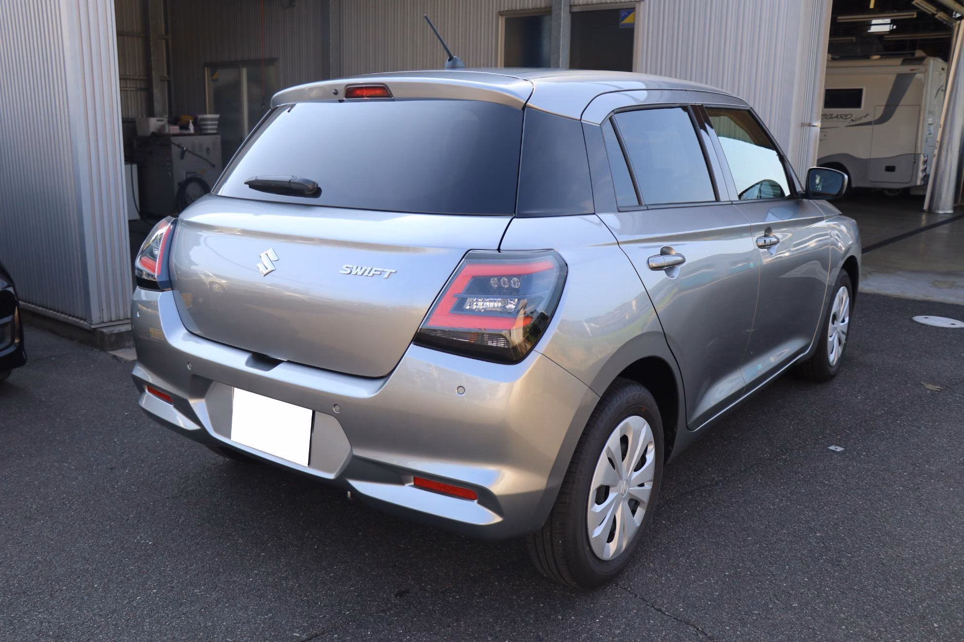 SUZUKI SWIFT