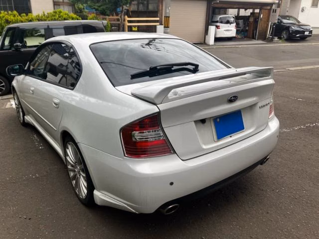 SUBARU LEGACY B4