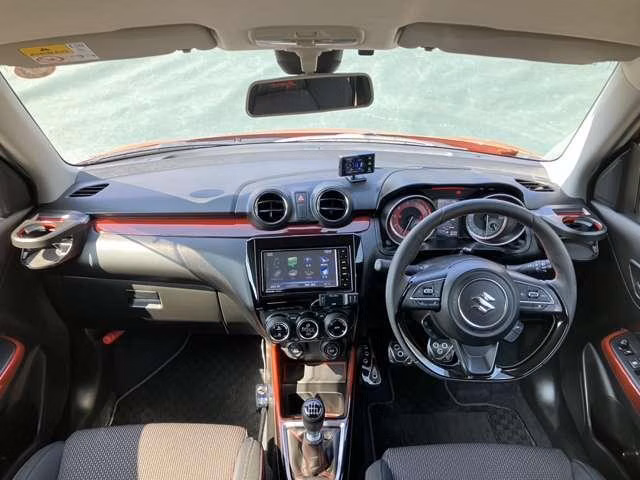 SUZUKI SWIFT