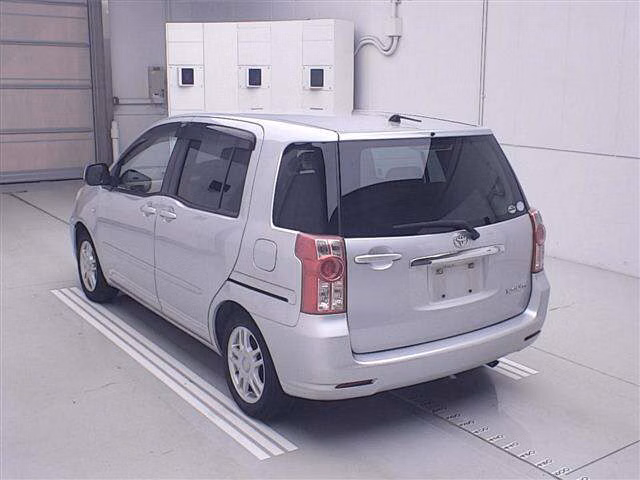 TOYOTA RAUM