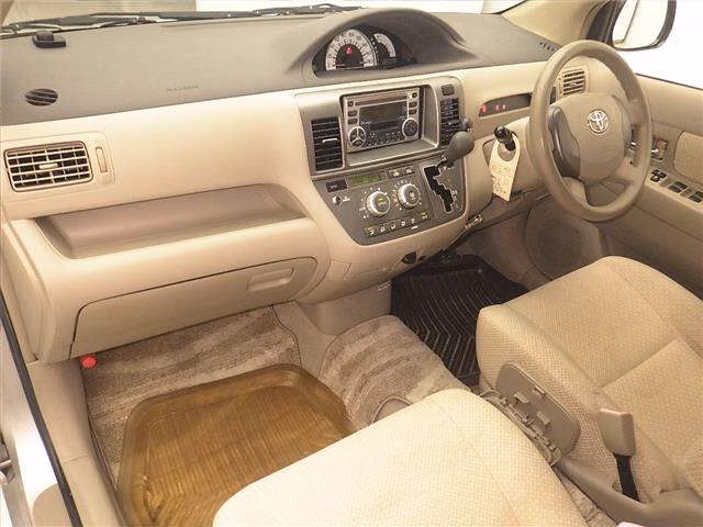TOYOTA RAUM