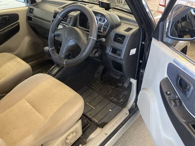 MITSUBISHI PAJERO MINI