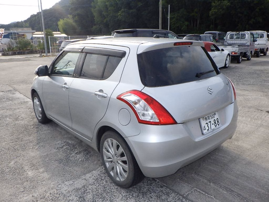 SUZUKI SWIFT