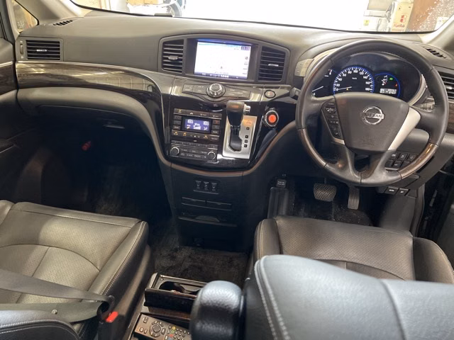 NISSAN ELGRAND