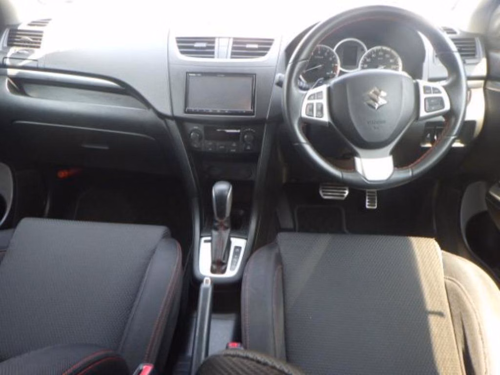 SUZUKI SWIFT