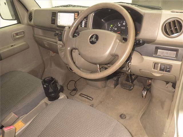 MITSUBISHI MINICAB