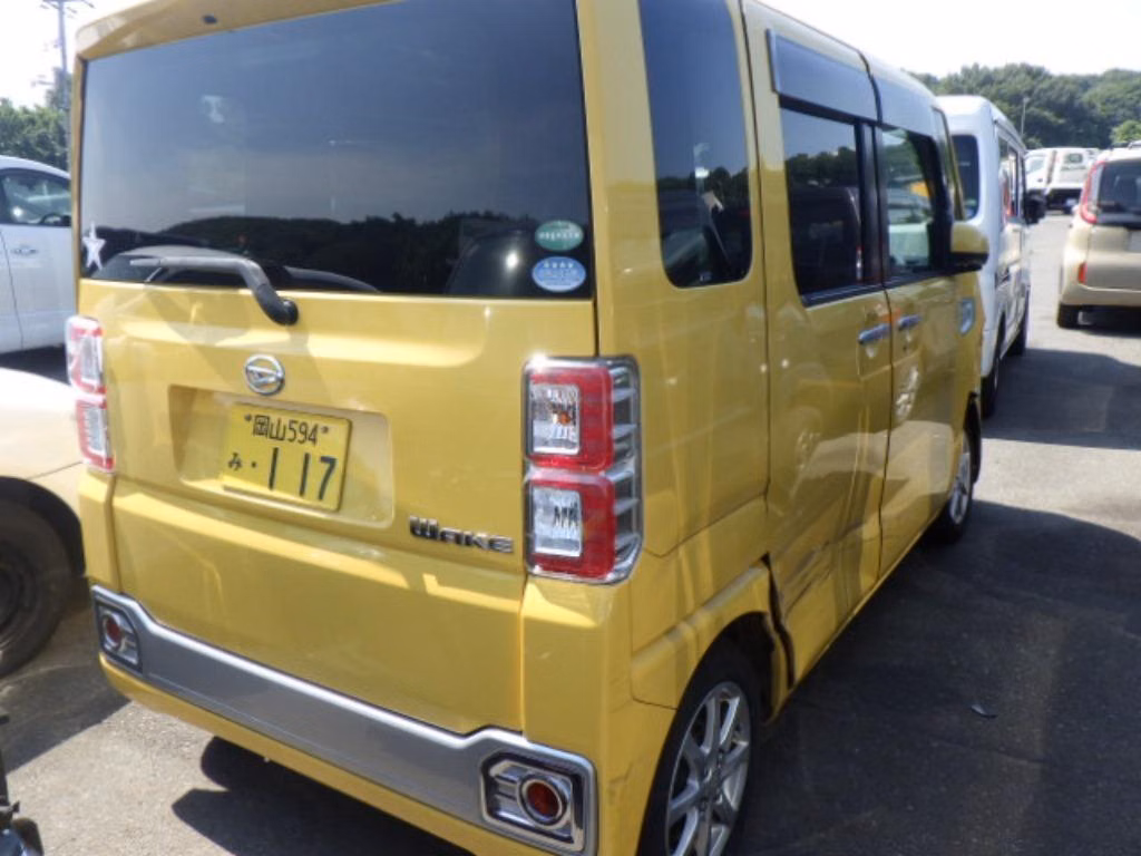 DAIHATSU WAKE