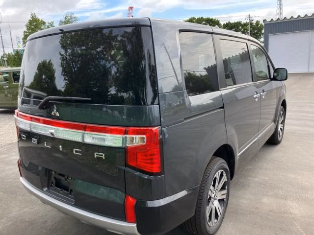 MITSUBISHI DELICA D:5