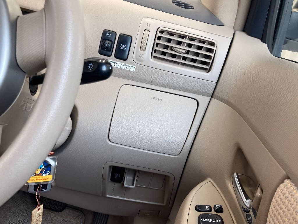 TOYOTA RAUM