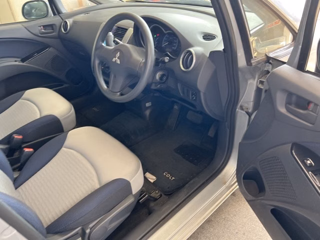 MITSUBISHI COLT