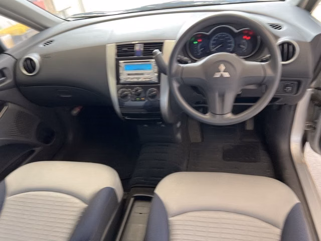 MITSUBISHI COLT