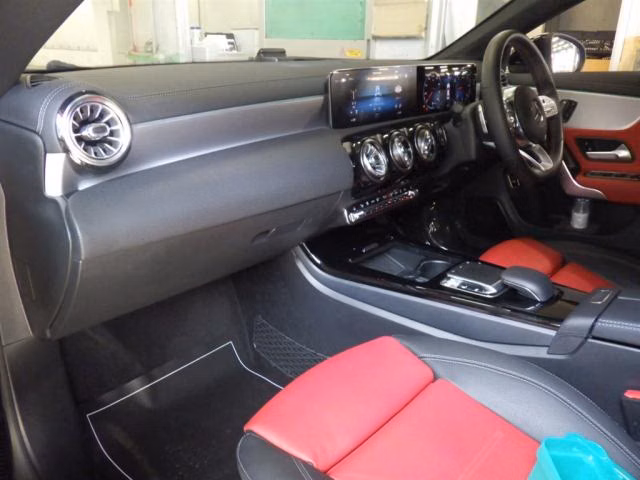 MERCEDES-BENZ CLA-CLASS