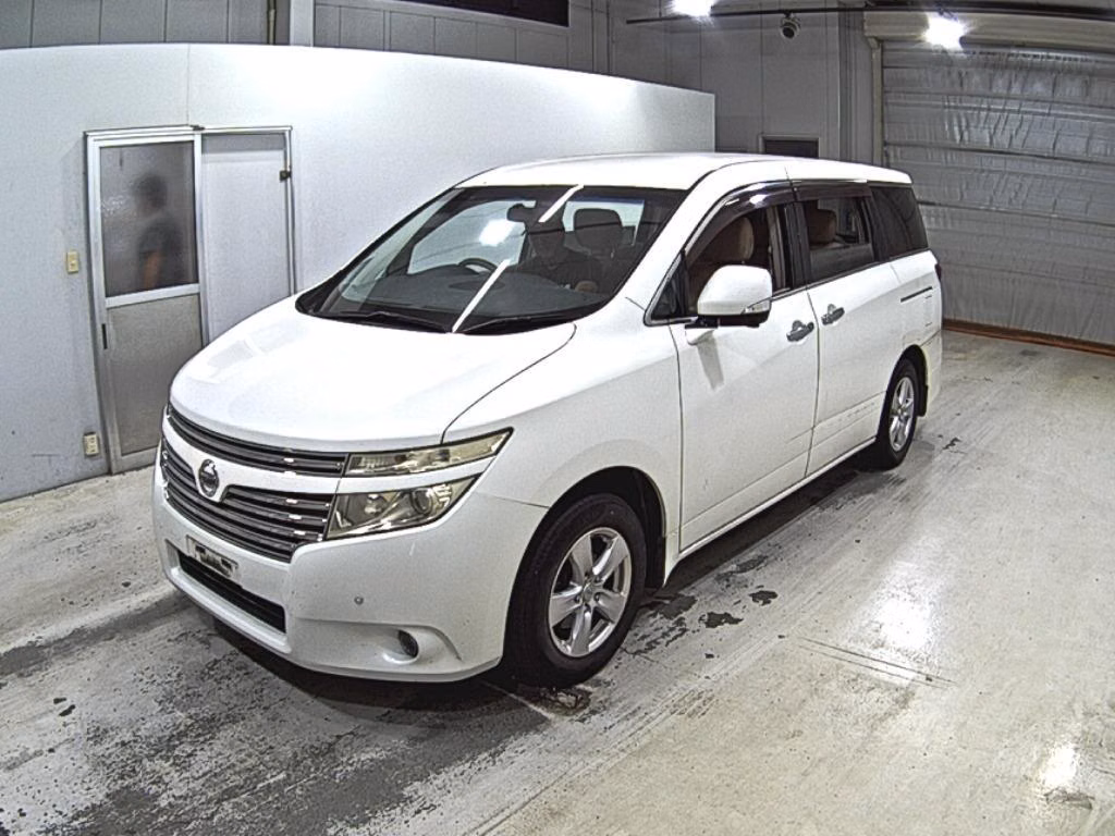 NISSAN ELGRAND