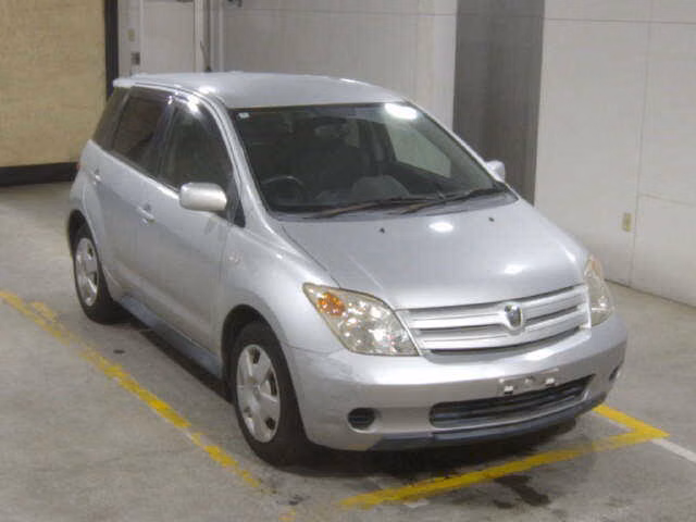 TOYOTA IST