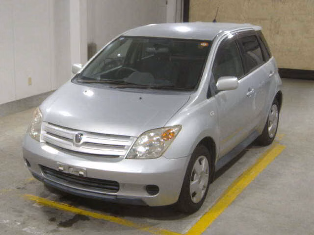 TOYOTA IST