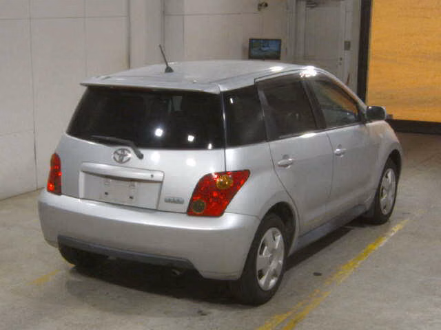 TOYOTA IST