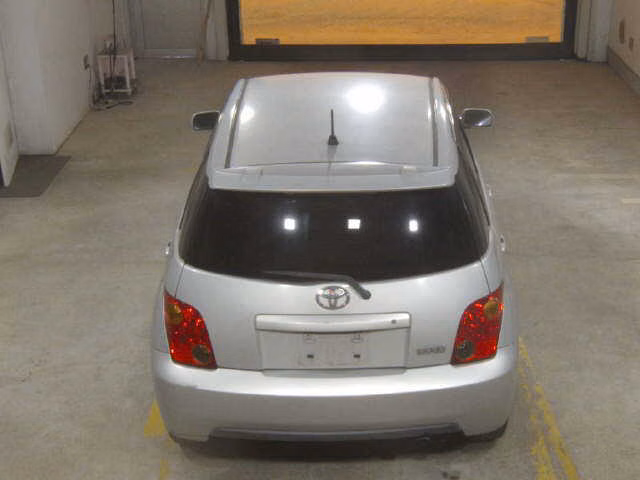 TOYOTA IST