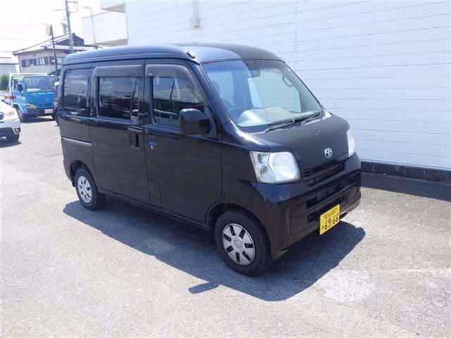 TOYOTA PIXIS VAN
