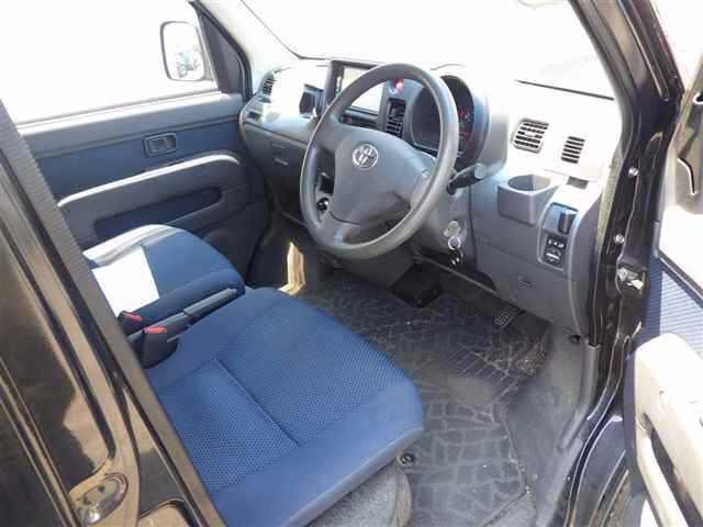 TOYOTA PIXIS VAN