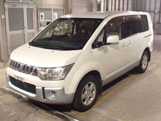 MITSUBISHI DELICA D:5