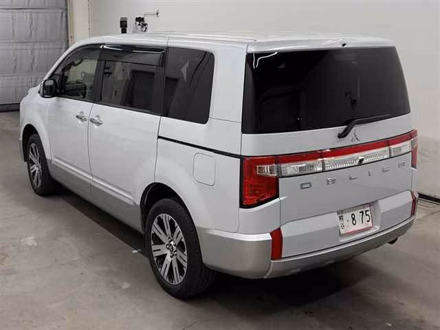 MITSUBISHI DELICA D:5