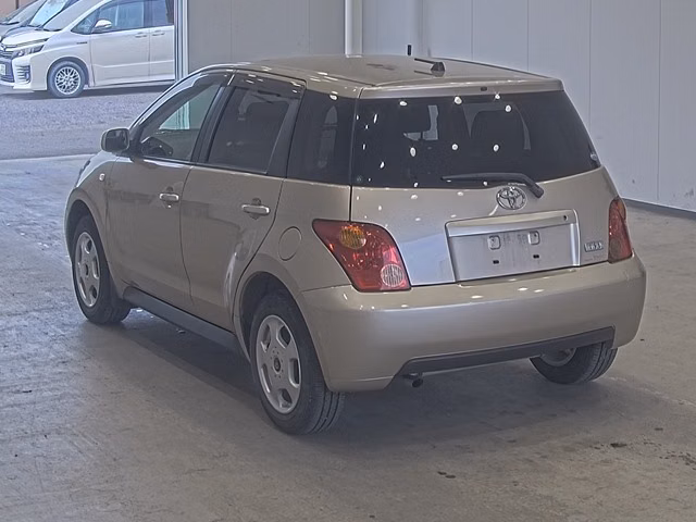 TOYOTA IST
