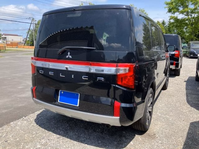 MITSUBISHI DELICA D:5